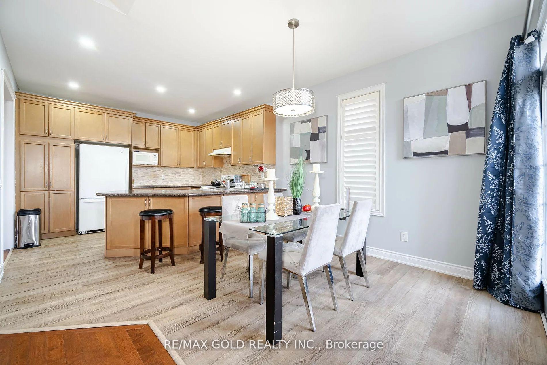 Photo 12 of 21 Eaglesprings Crescent, Brampton, Bram East — HOMEH