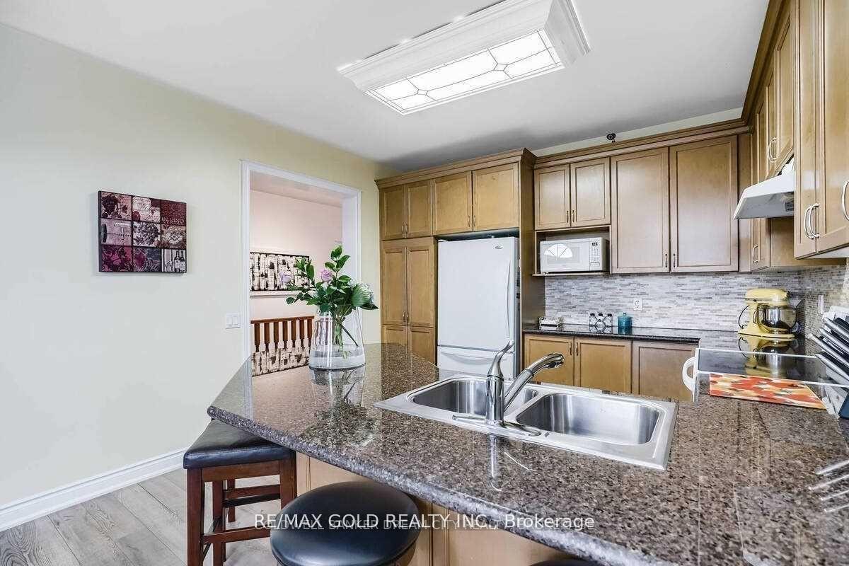 Photo 14 of 21 Eaglesprings Crescent, Brampton, Bram East — HOMEH