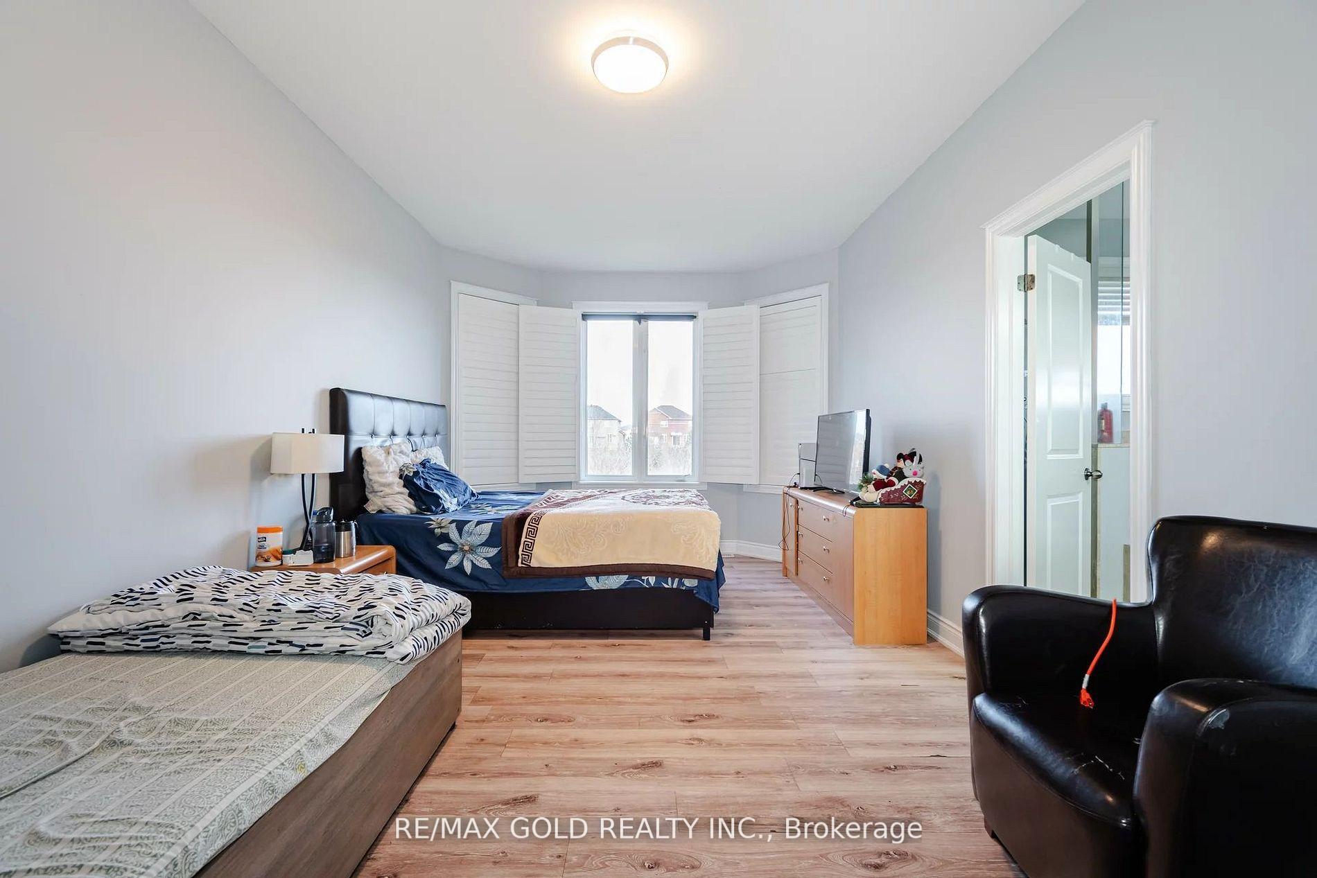 Photo 15 of 21 Eaglesprings Crescent, Brampton, Bram East — HOMEH
