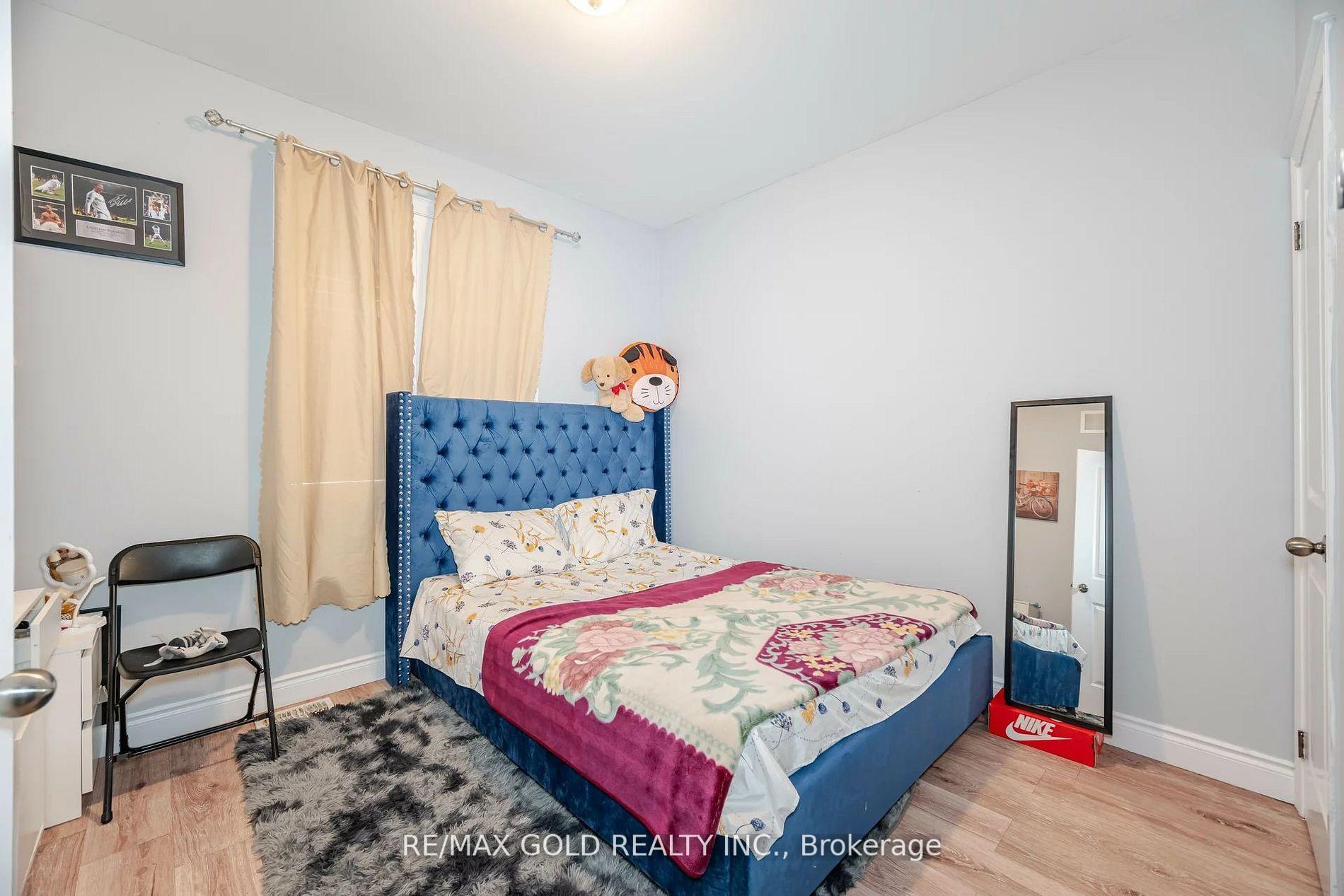 Photo 16 of 21 Eaglesprings Crescent, Brampton, Bram East — HOMEH