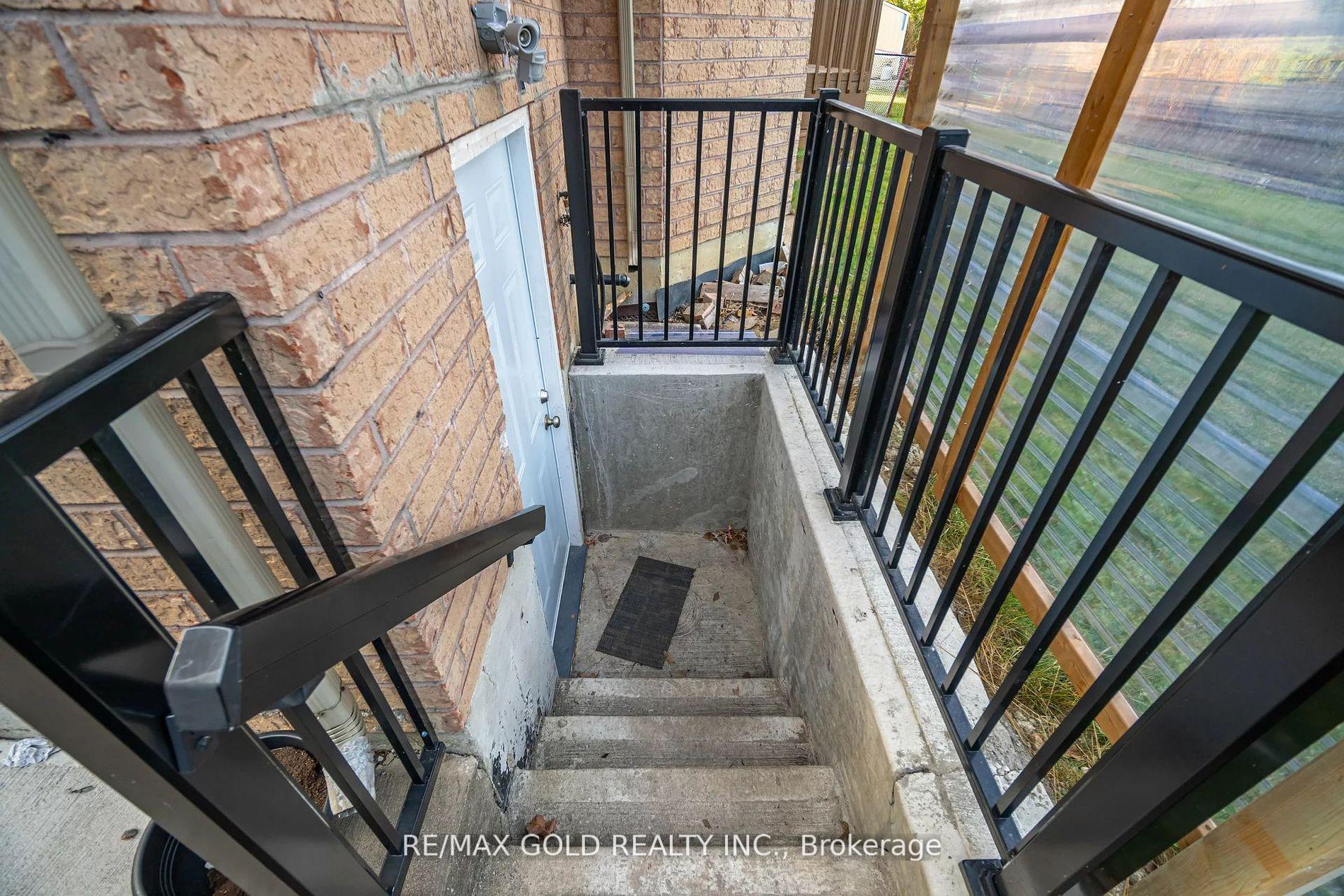 Photo 17 of 21 Eaglesprings Crescent, Brampton, Bram East — HOMEH