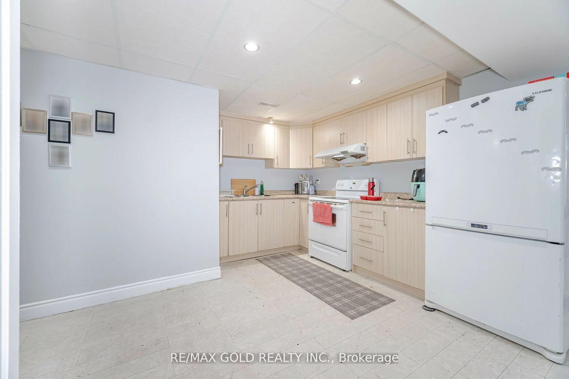 Photo 19 of 21 Eaglesprings Crescent, Brampton, Bram East — HOMEH