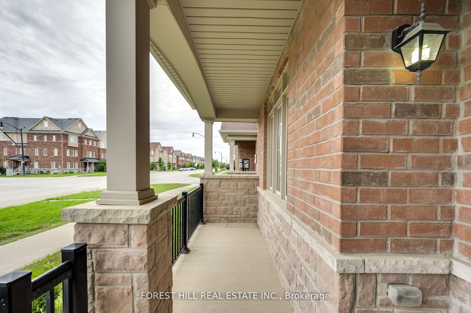 Photo 3 of 240 Inspire Boulevard, Brampton, Sandringham-Wellington North — HOMEH