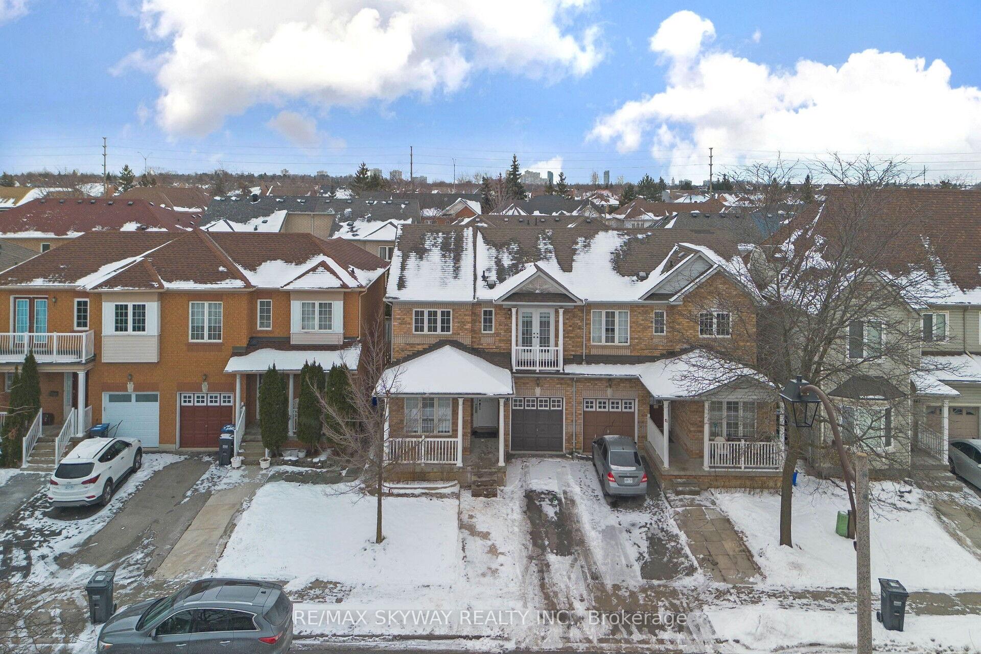 Photo 2 of 137 Seaside Circle, Brampton, Sandringham-Wellington — HOMEH