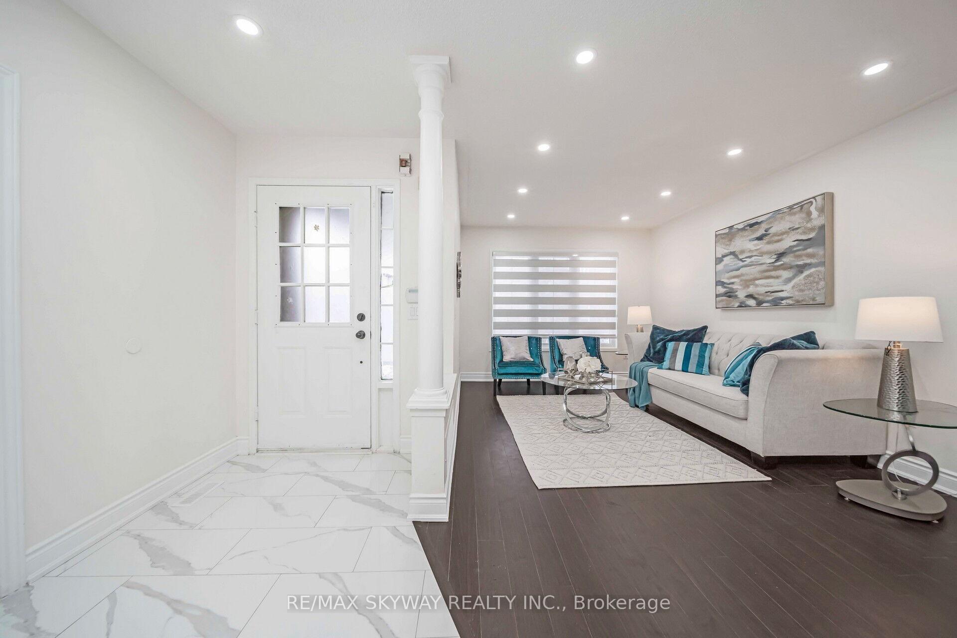 Photo 5 of 137 Seaside Circle, Brampton, Sandringham-Wellington — HOMEH