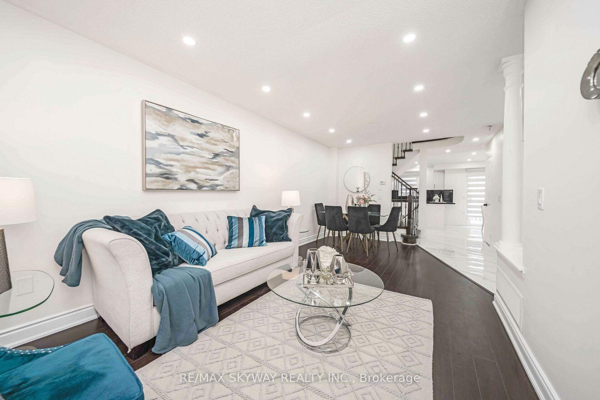 Photo 7 of 137 Seaside Circle, Brampton, Sandringham-Wellington — HOMEH