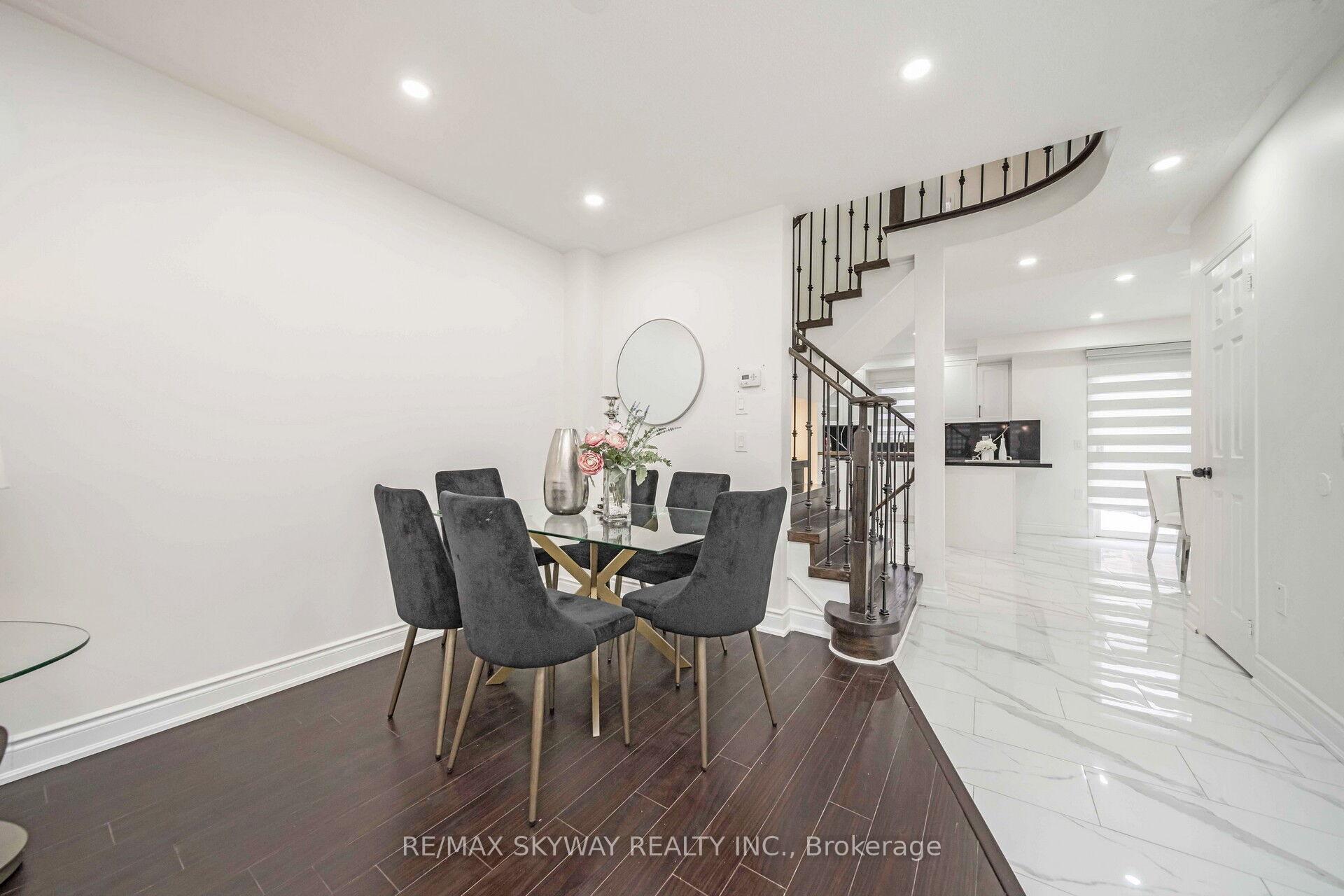 Photo 8 of 137 Seaside Circle, Brampton, Sandringham-Wellington — HOMEH