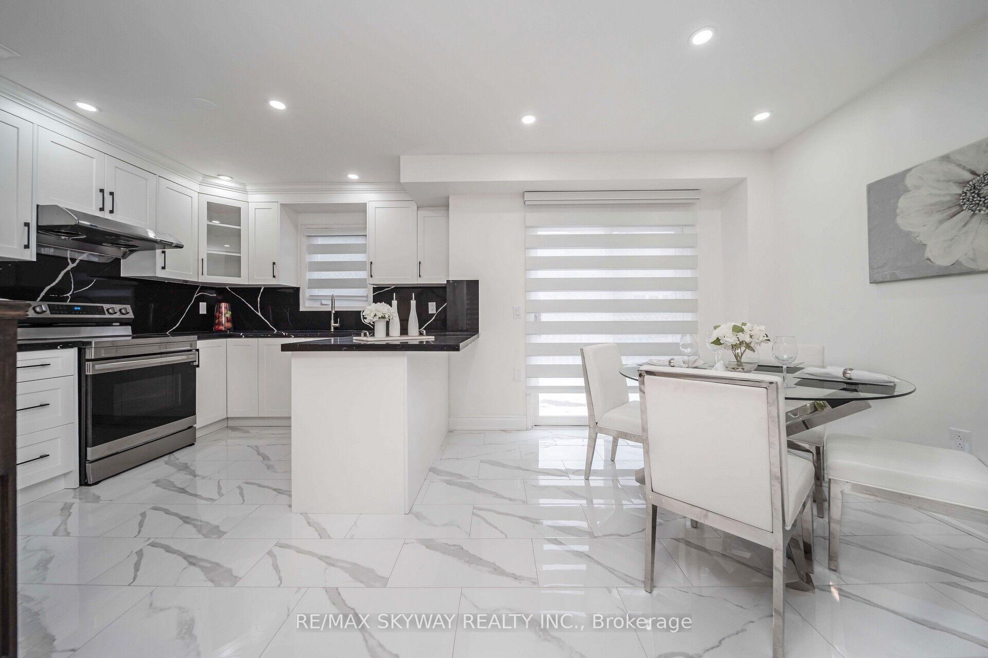 Photo 9 of 137 Seaside Circle, Brampton, Sandringham-Wellington — HOMEH