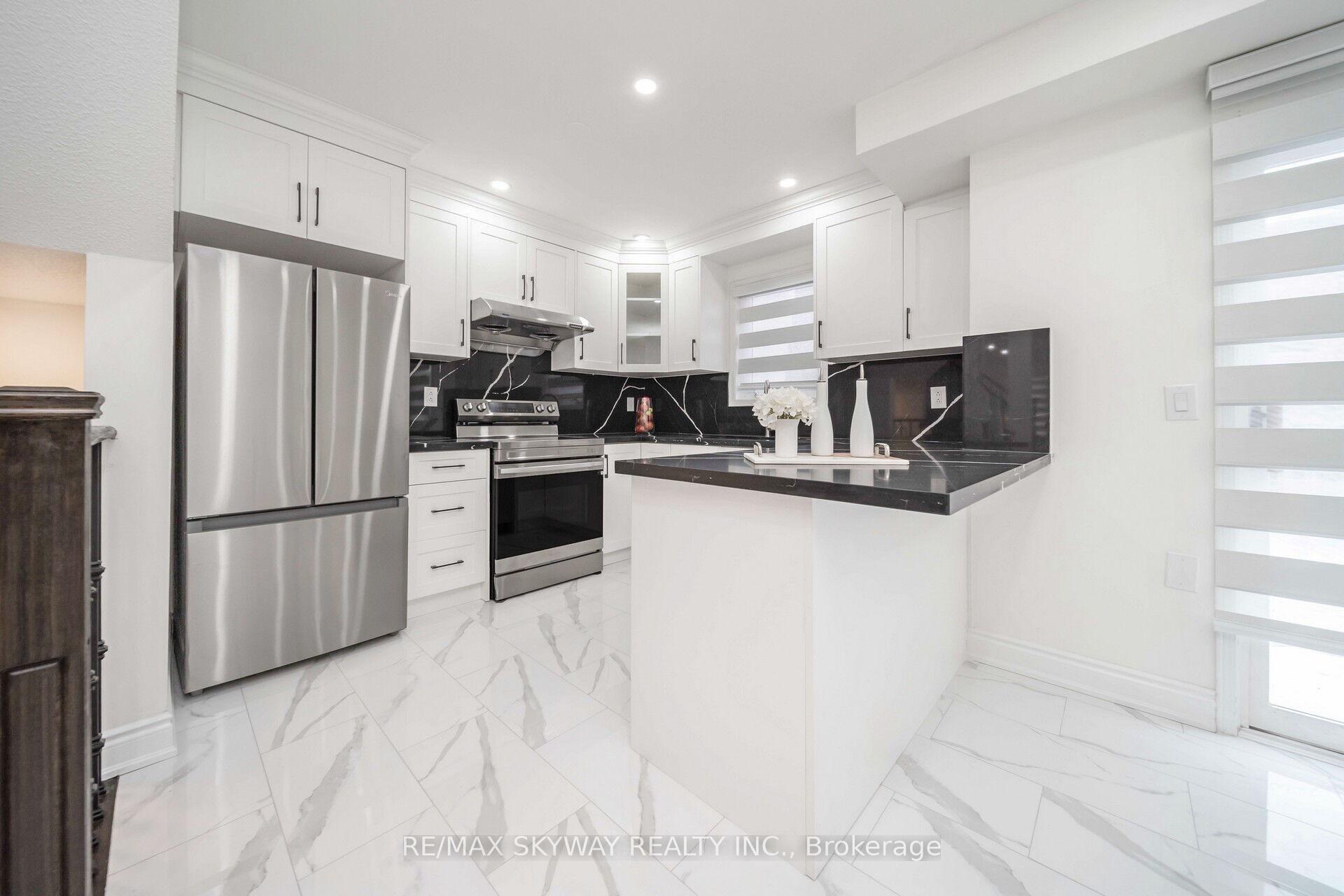 Photo 10 of 137 Seaside Circle, Brampton, Sandringham-Wellington — HOMEH