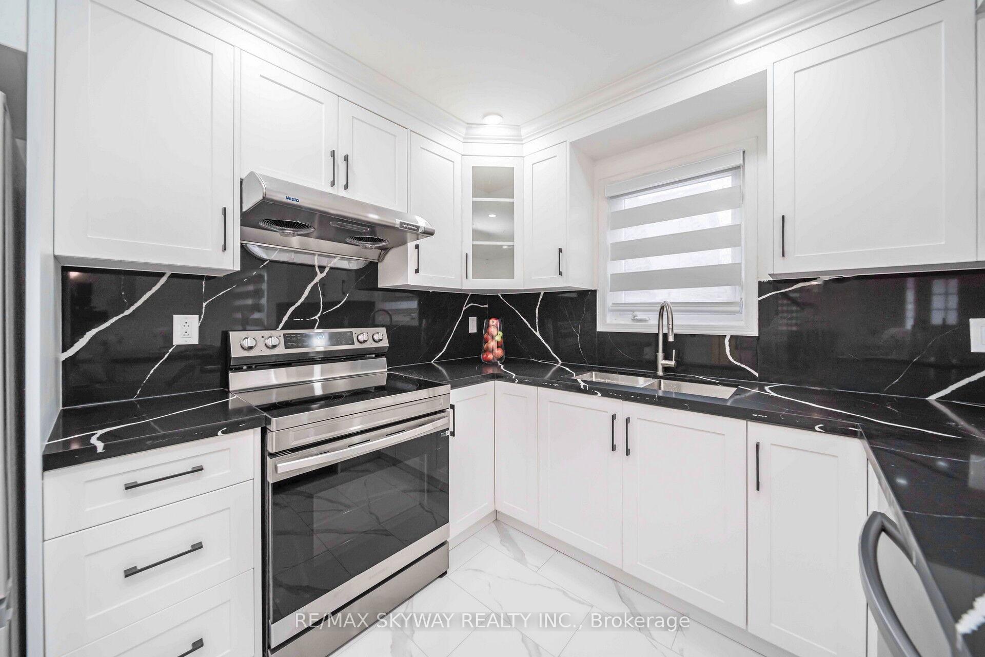 Photo 12 of 137 Seaside Circle, Brampton, Sandringham-Wellington — HOMEH