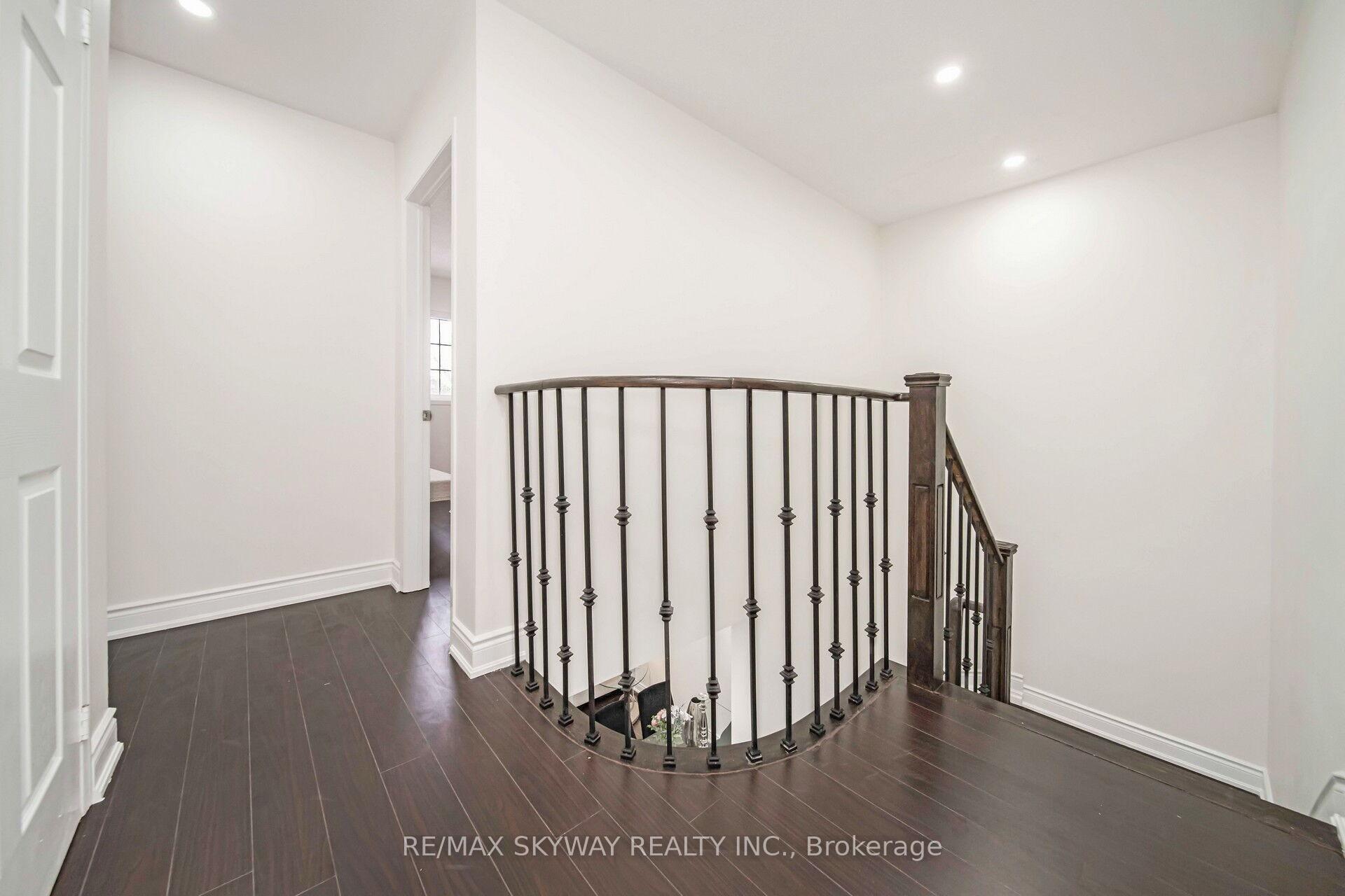Photo 18 of 137 Seaside Circle, Brampton, Sandringham-Wellington — HOMEH