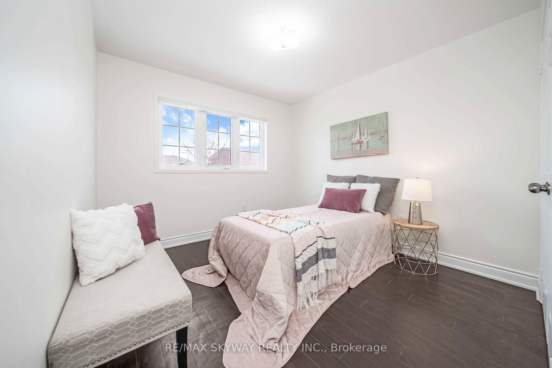 Photo 22 of 137 Seaside Circle, Brampton, Sandringham-Wellington — HOMEH