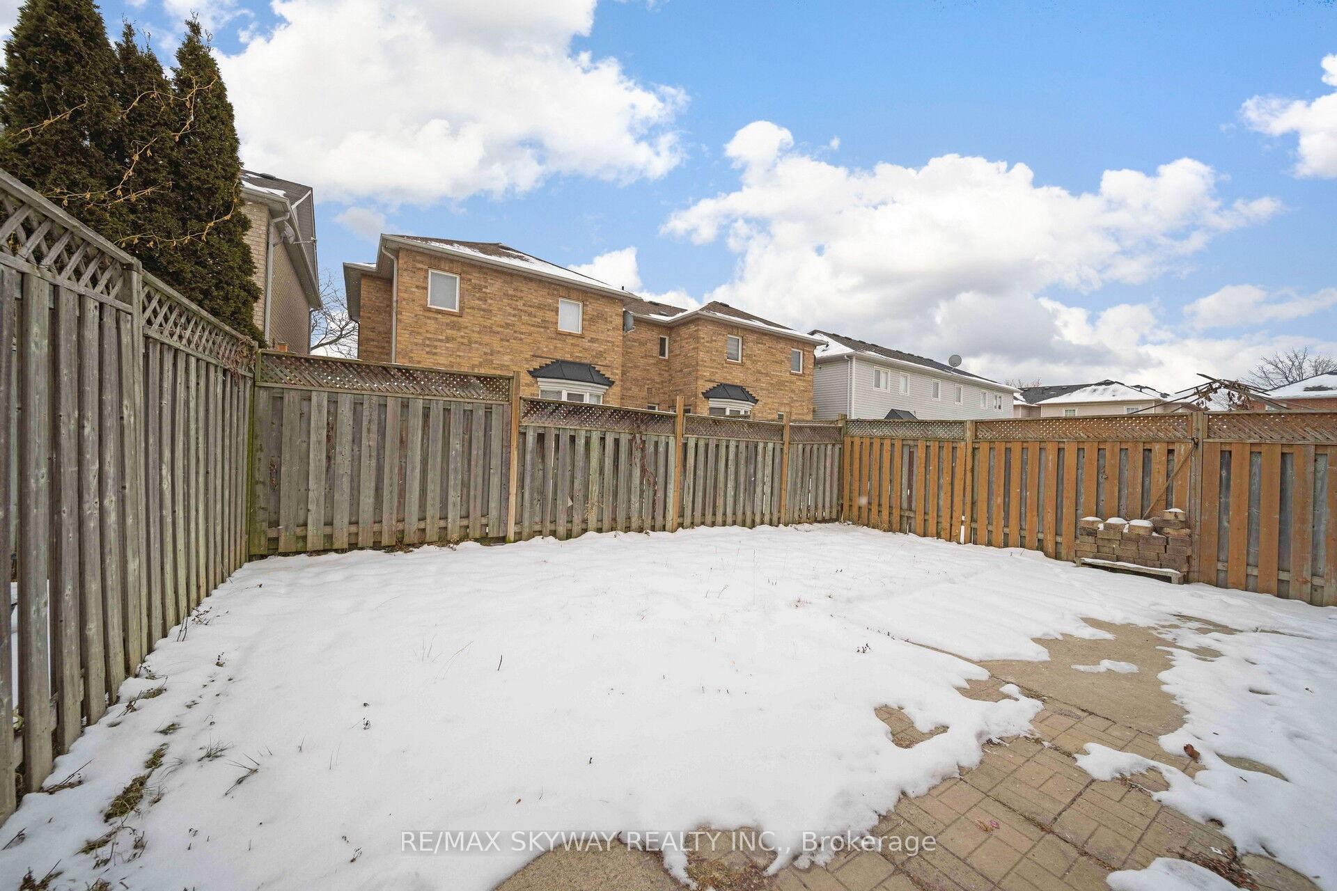 Photo 38 of 137 Seaside Circle, Brampton, Sandringham-Wellington — HOMEH