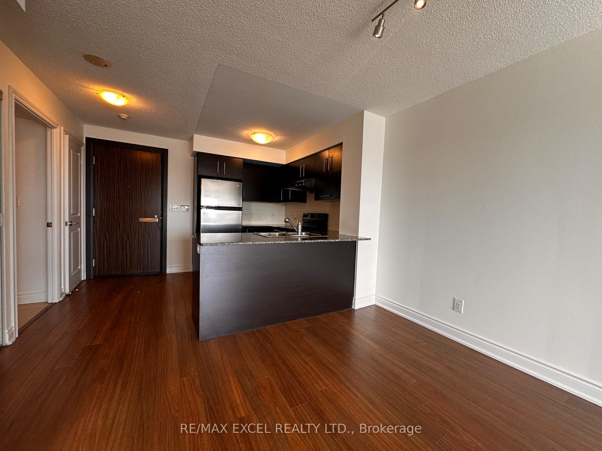 Photo 6 of Unit 811, 273 South Park Road, Markham, Commerce Valley — HOMEH