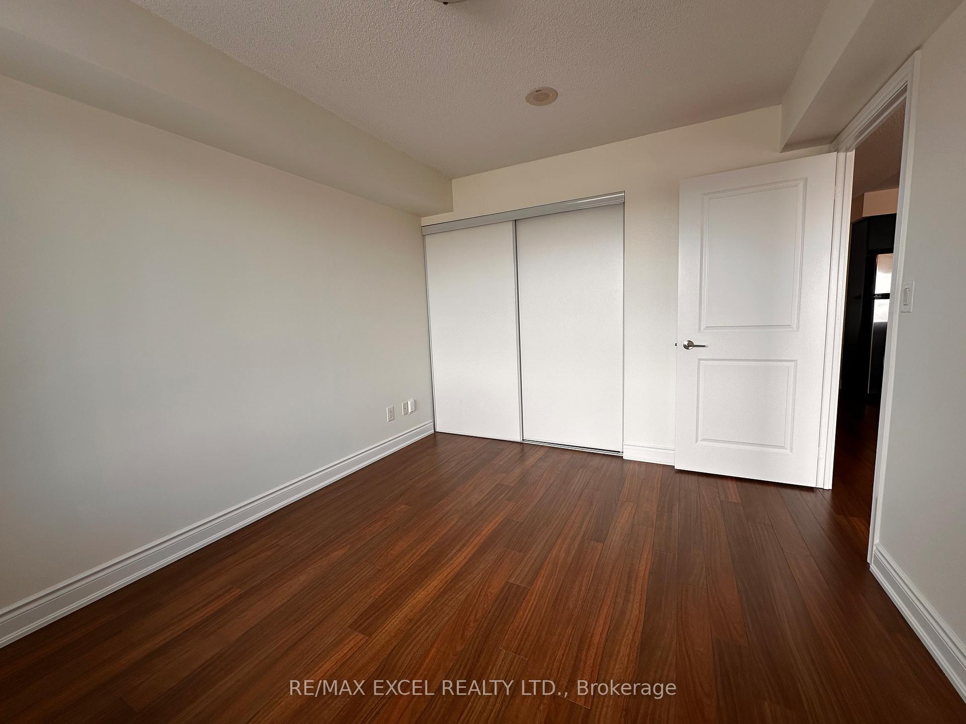 Photo 10 of Unit 811, 273 South Park Road, Markham, Commerce Valley — HOMEH