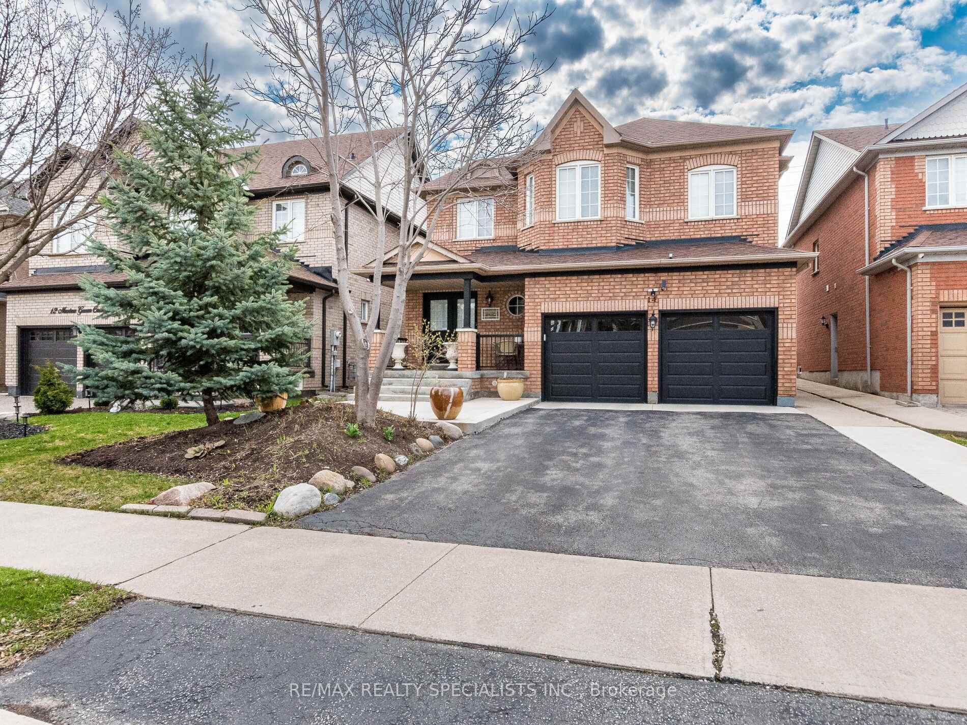 Front of 14 Masters Green Crescent