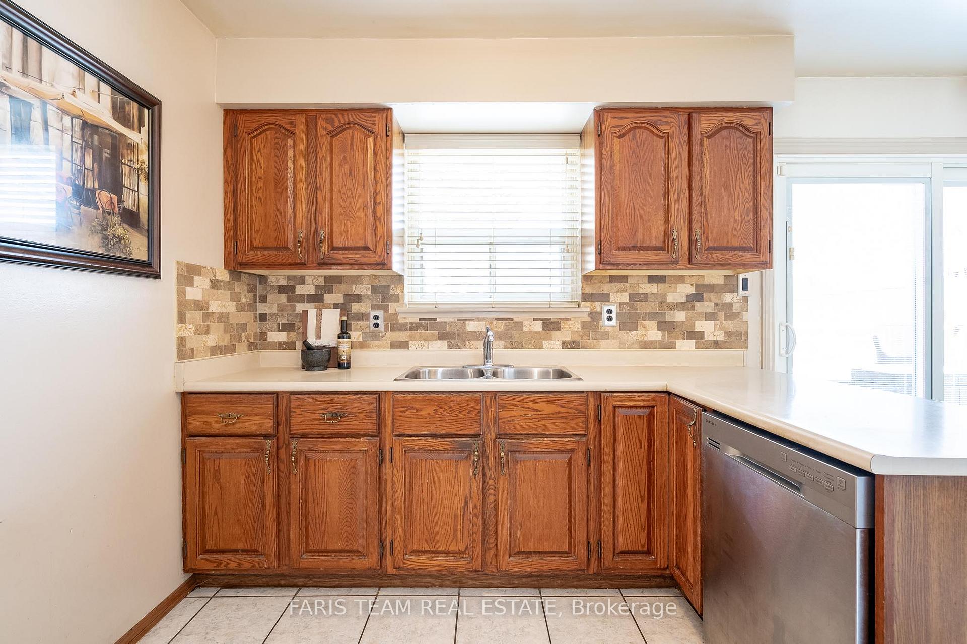 Photo 3 of 274 Bartley Bull Parkway, Brampton, Brampton East — HOMEH