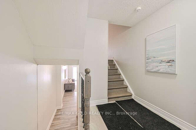 Photo 4 of 12 Rusthall Way, Brampton, Madoc — HOMEH