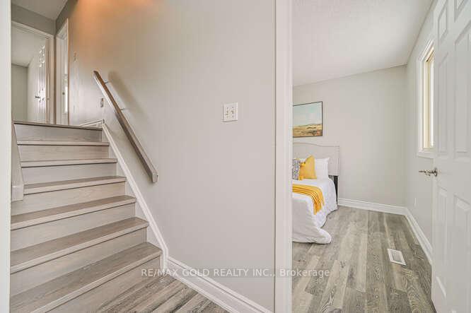 Photo 21 of 12 Rusthall Way, Brampton, Madoc — HOMEH