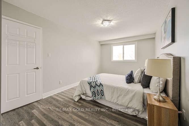 Photo 24 of 12 Rusthall Way, Brampton, Madoc — HOMEH