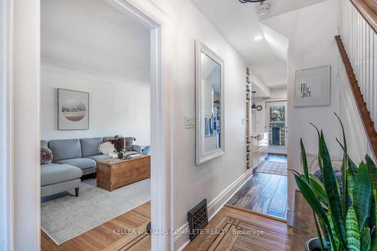 Photo 5 of 40 Linwood Avenue, Hamilton, Kirkendall — HOMEH