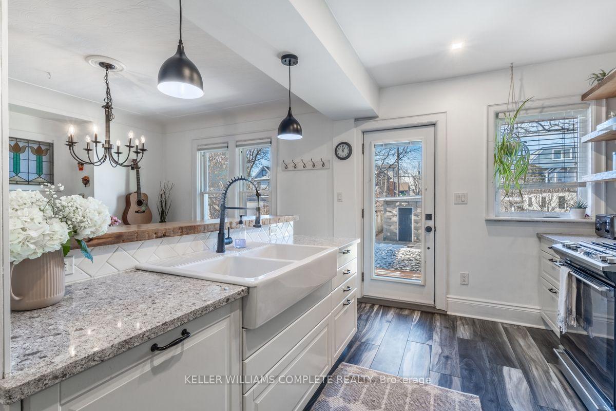 Photo 11 of 40 Linwood Avenue, Hamilton, Kirkendall — HOMEH