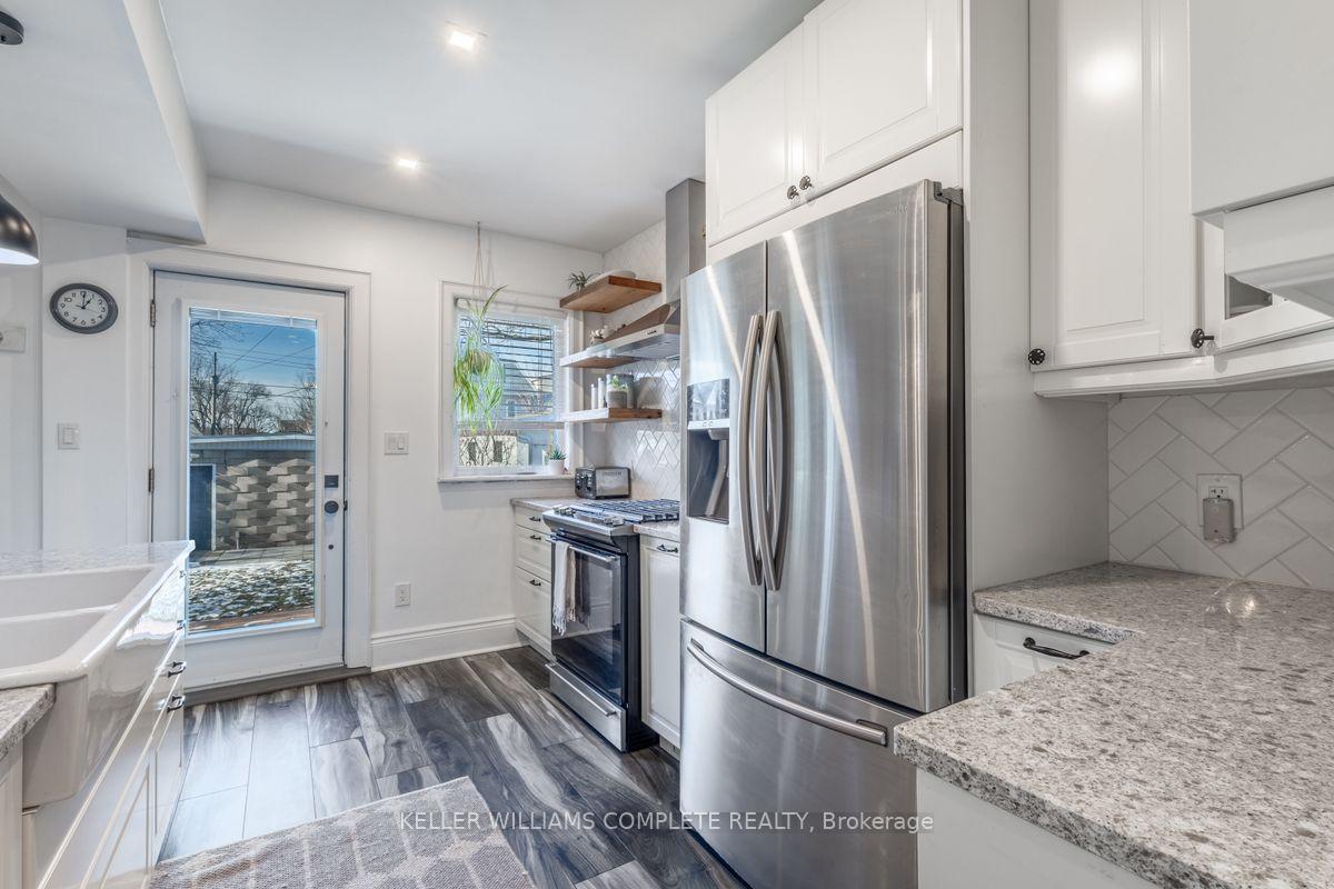 Photo 12 of 40 Linwood Avenue, Hamilton, Kirkendall — HOMEH