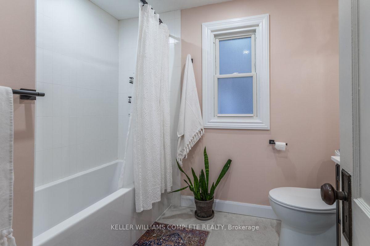 Photo 21 of 40 Linwood Avenue, Hamilton, Kirkendall — HOMEH