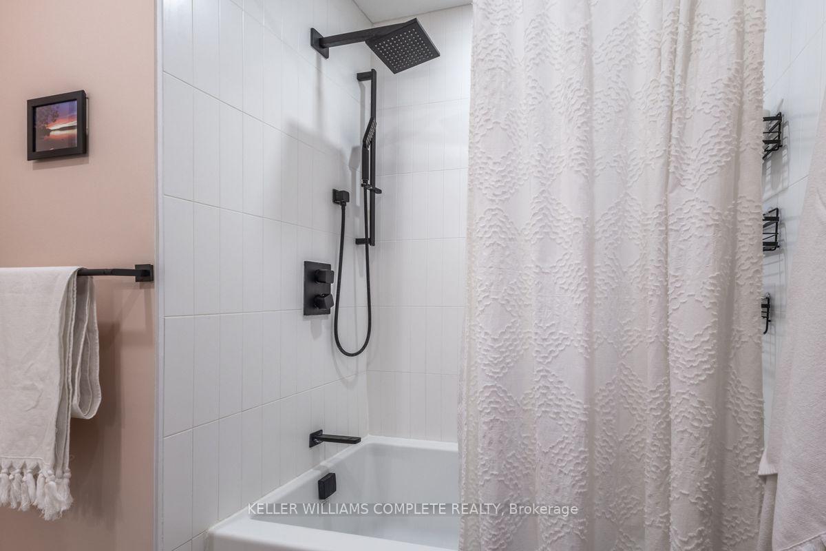 Photo 22 of 40 Linwood Avenue, Hamilton, Kirkendall — HOMEH
