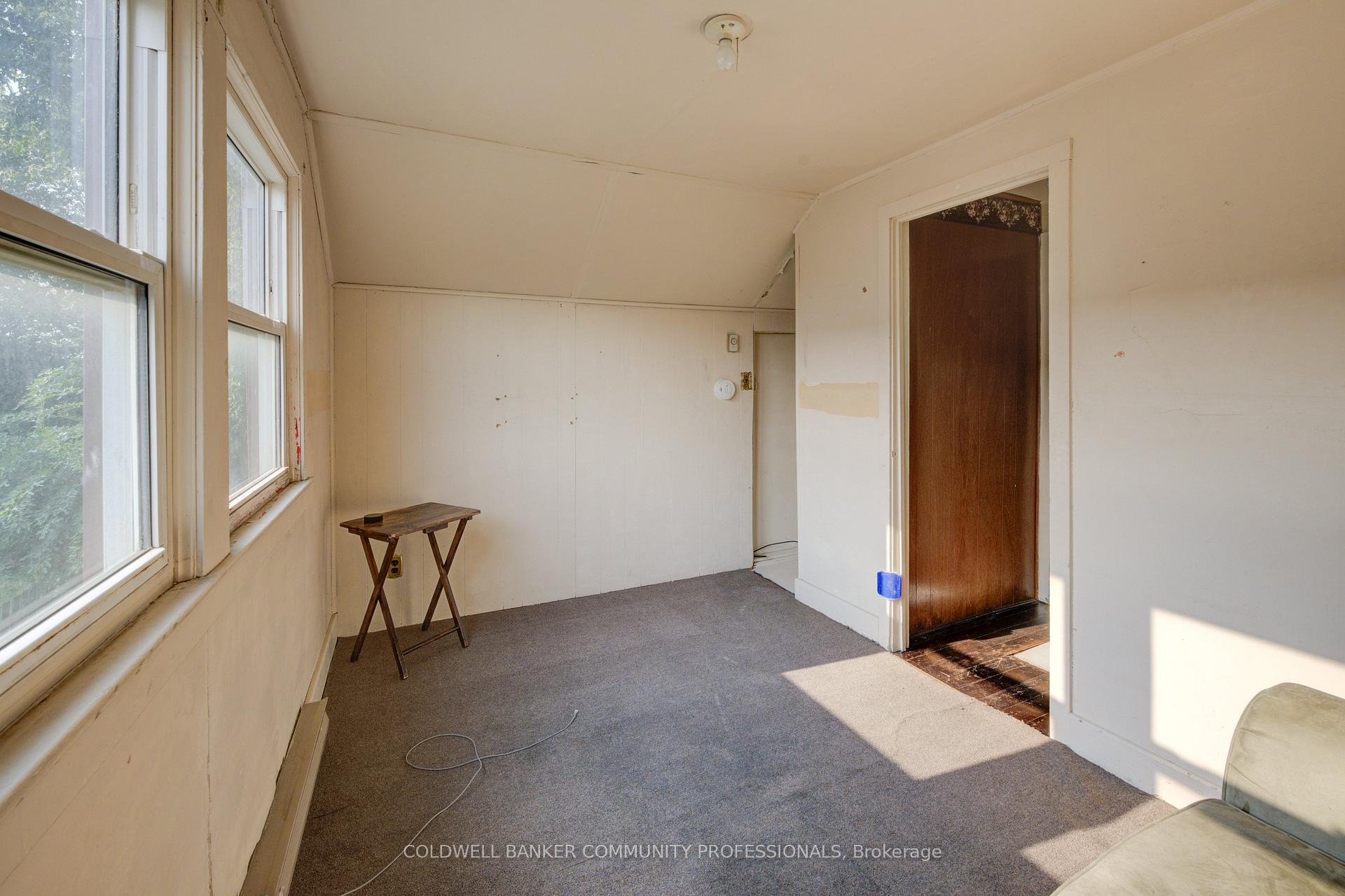 Photo 23 of 220 Mcanulty Boulevard, Hamilton, Industrial Sector — HOMEH