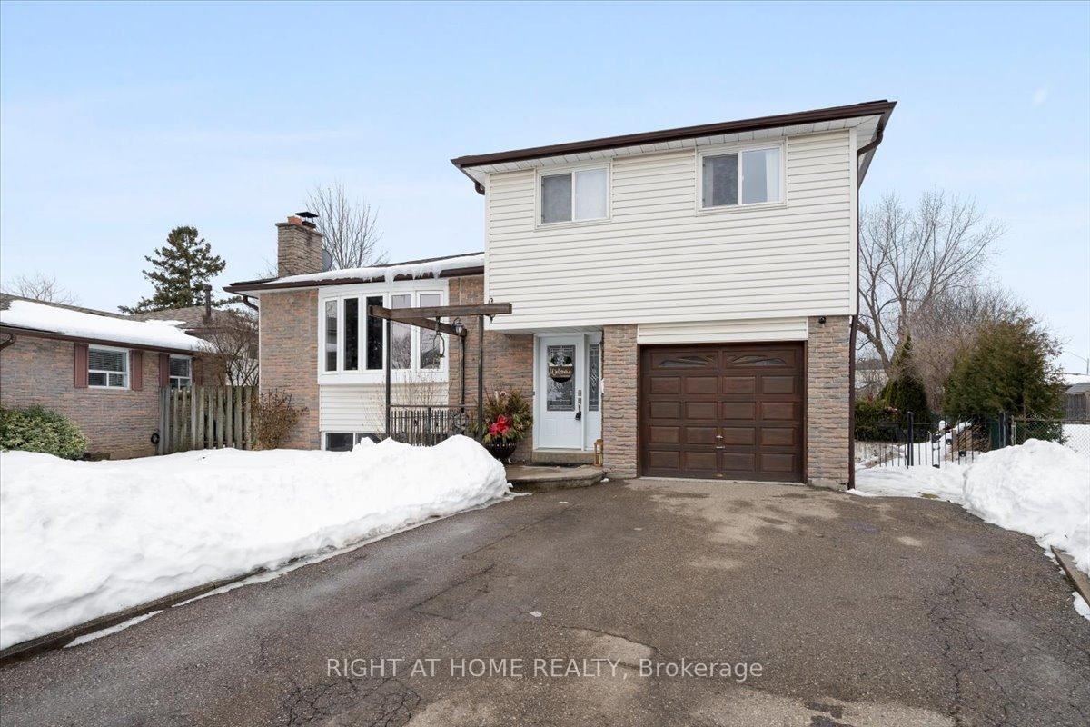 Photo 2 of 14 Grovetree Place, Brampton, Northgate — HOMEH