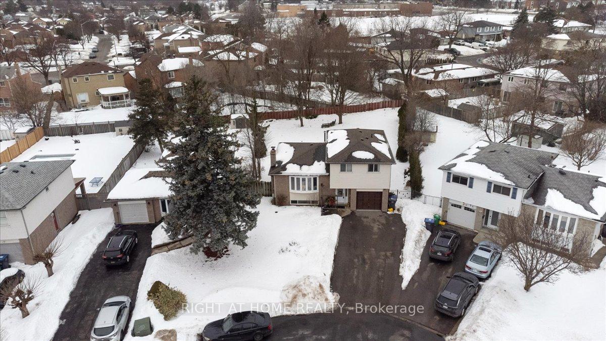 Photo 3 of 14 Grovetree Place, Brampton, Northgate — HOMEH