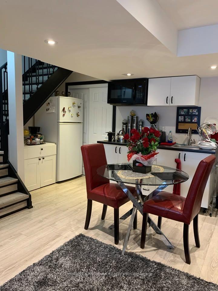 Photo 5 of 274 Pinnacle Trail, Aurora, Bayview Wellington — HOMEH