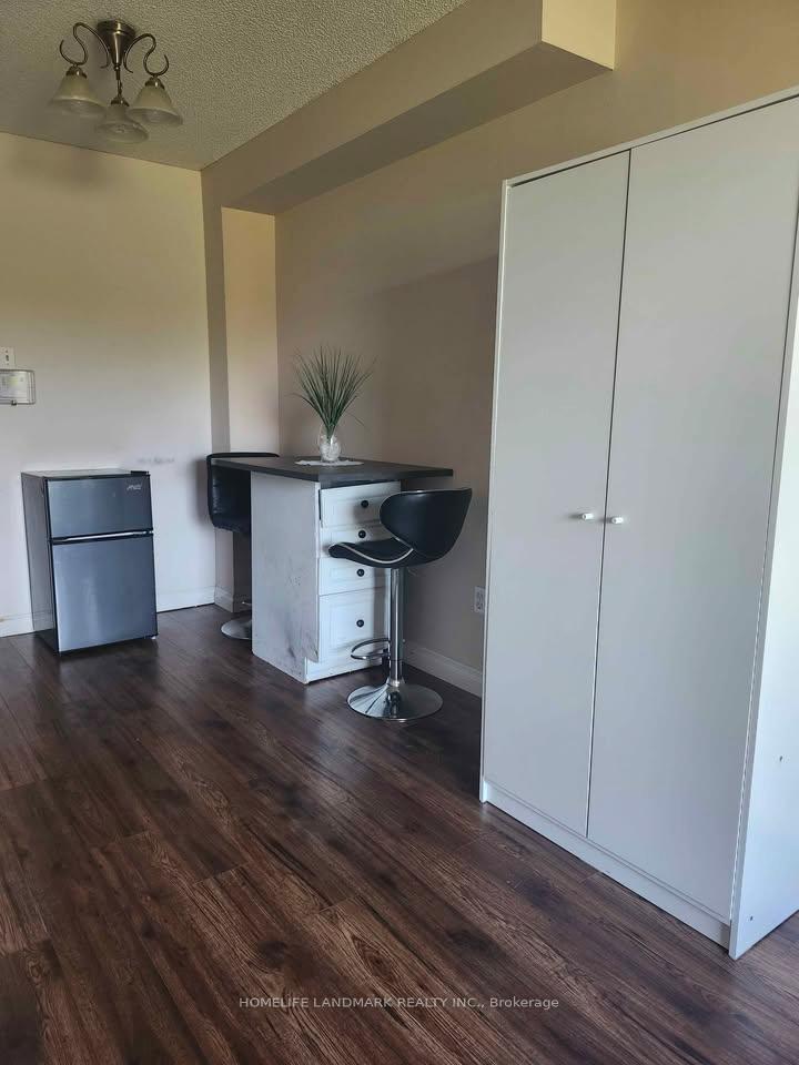 Photo 19 of 274 Pinnacle Trail, Aurora, Bayview Wellington — HOMEH