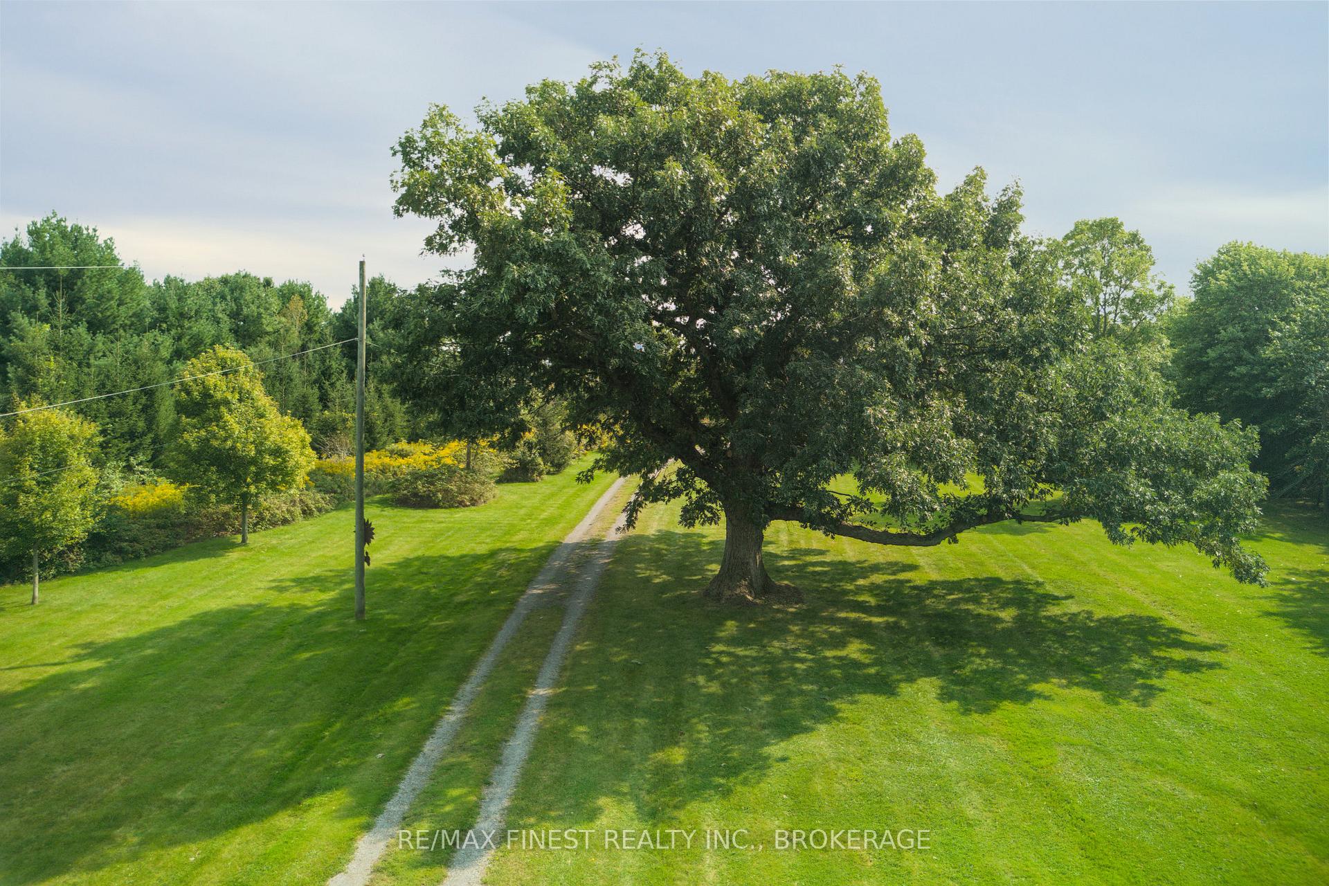 Photo 3 of 1050 Front Road, Frontenac Islands, The Islands — HOMEH