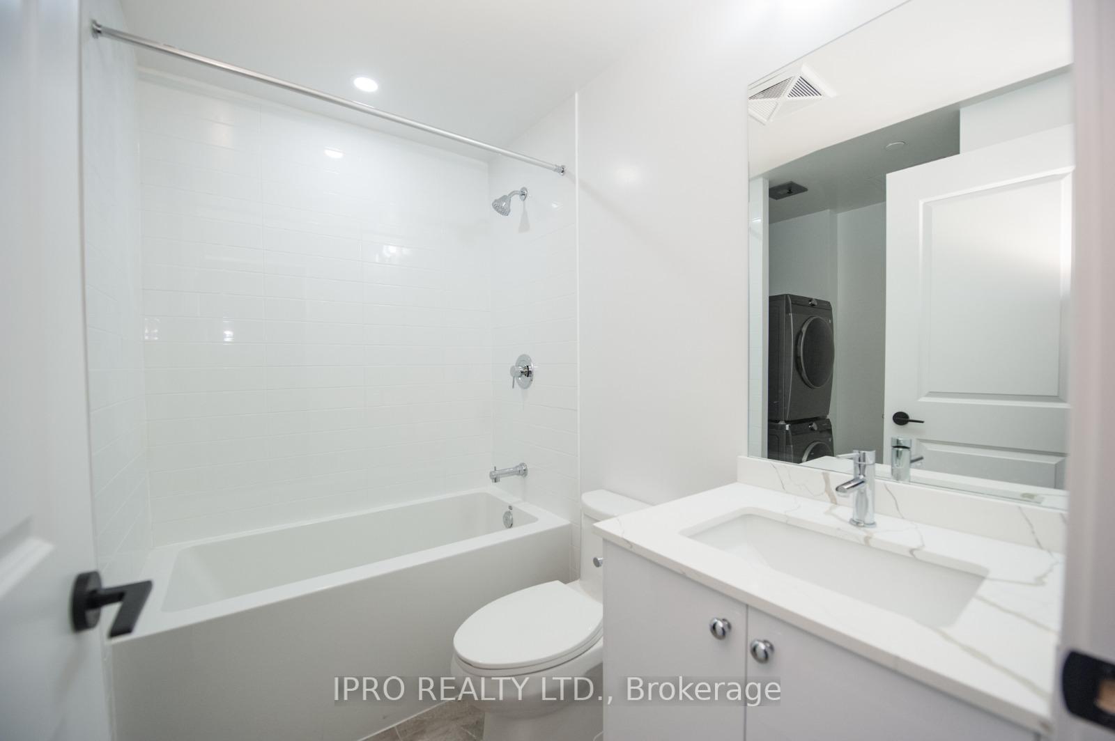 Photo 5 of Unit 803, 2343 Khalsa Gate, Oakville, Westmount — HOMEH