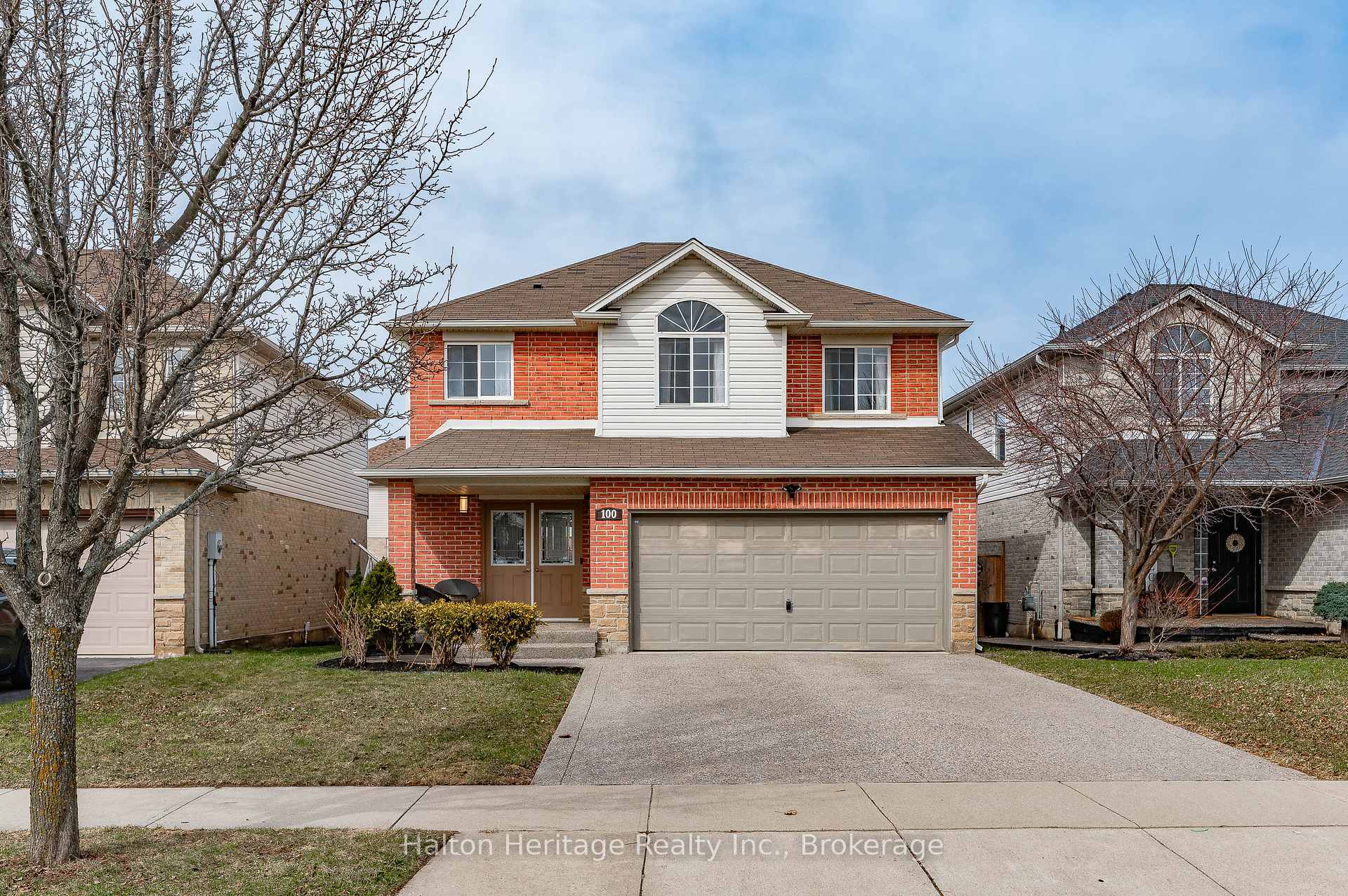 Photo 1 of 100 Thames Way, Hamilton, Mount Hope — HOMEH
