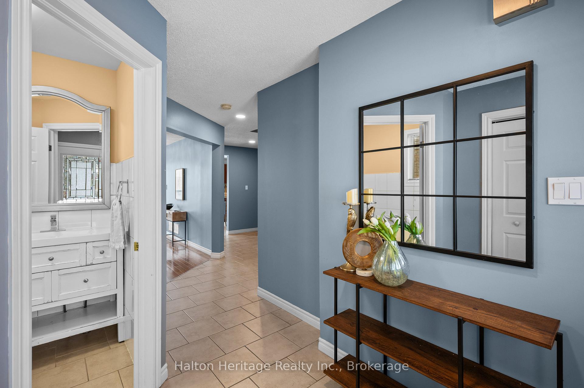 Photo 3 of 100 Thames Way, Hamilton, Mount Hope — HOMEH