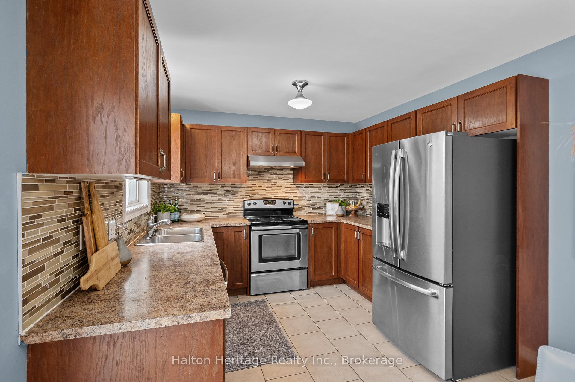 Photo 12 of 100 Thames Way, Hamilton, Mount Hope — HOMEH