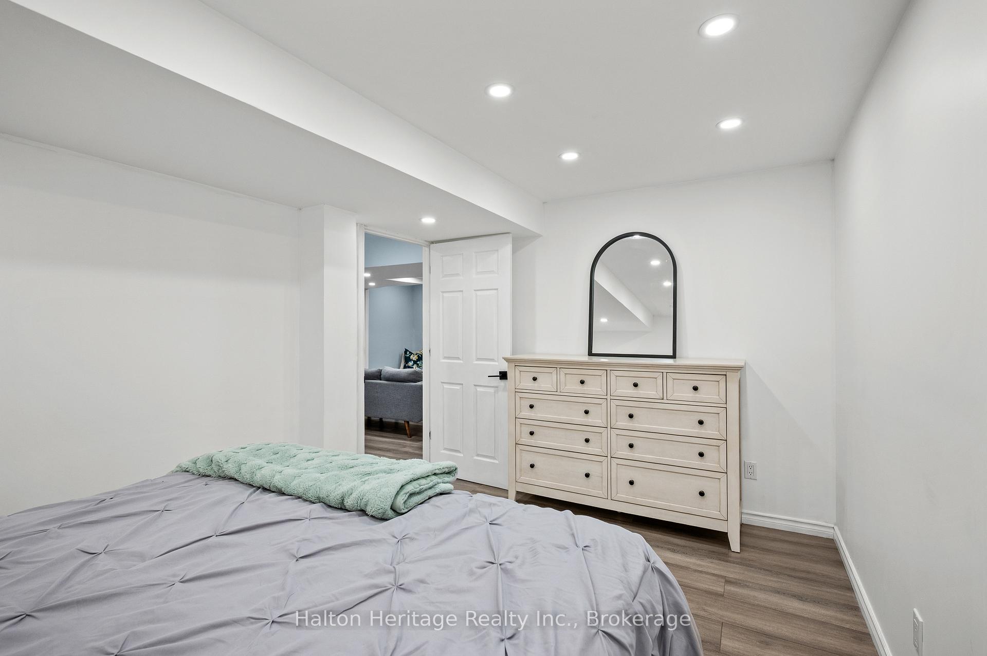Photo 37 of 100 Thames Way, Hamilton, Mount Hope — HOMEH