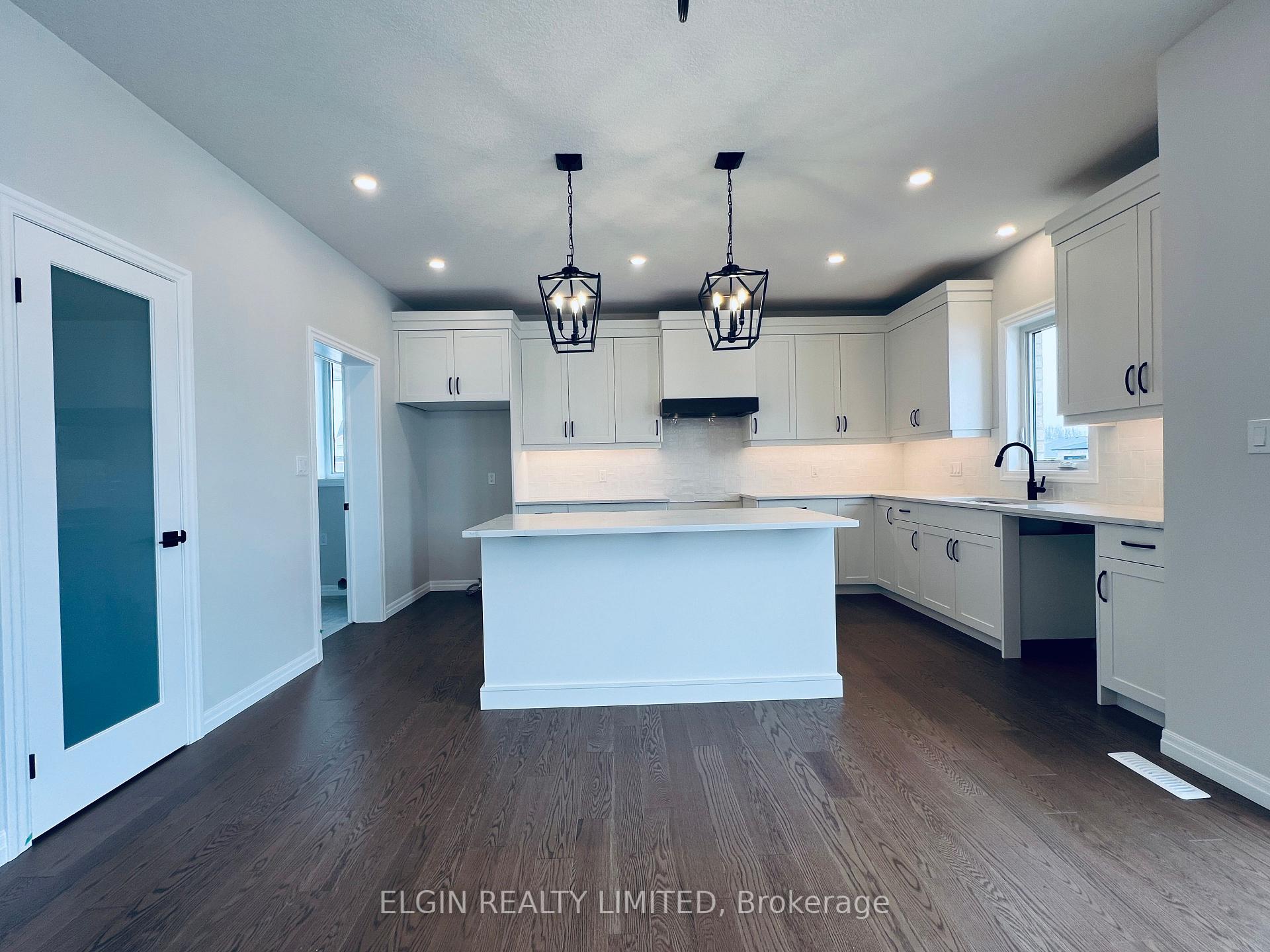 Photo 9 of 6 Hartland Circle, St. Thomas — HOMEH