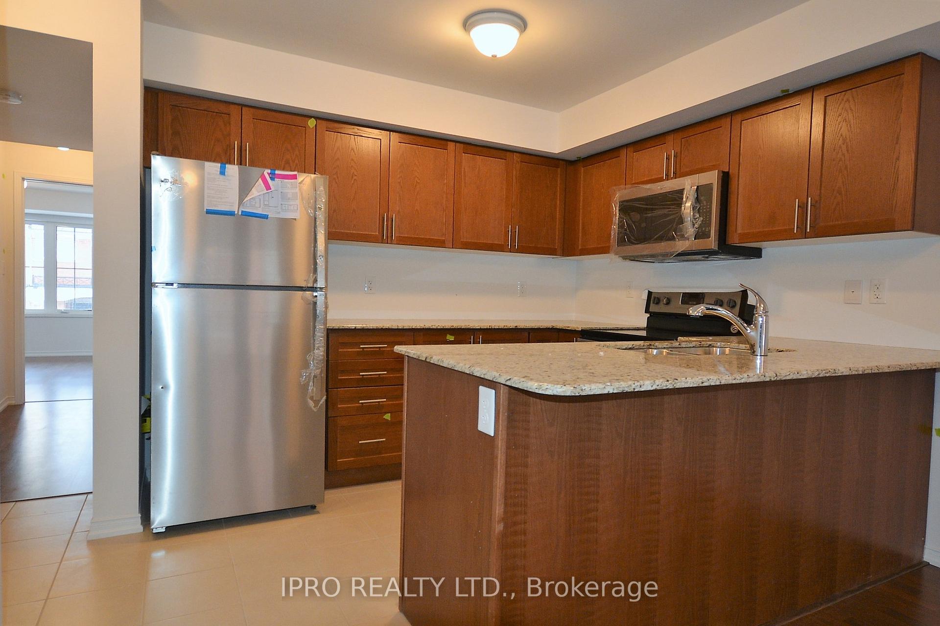 Photo 4 of Unit #10, 2472 Post Road, Oakville, River Oaks — HOMEH