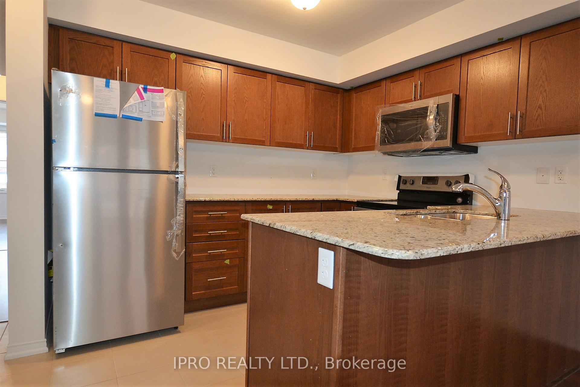 Photo 5 of Unit #10, 2472 Post Road, Oakville, River Oaks — HOMEH
