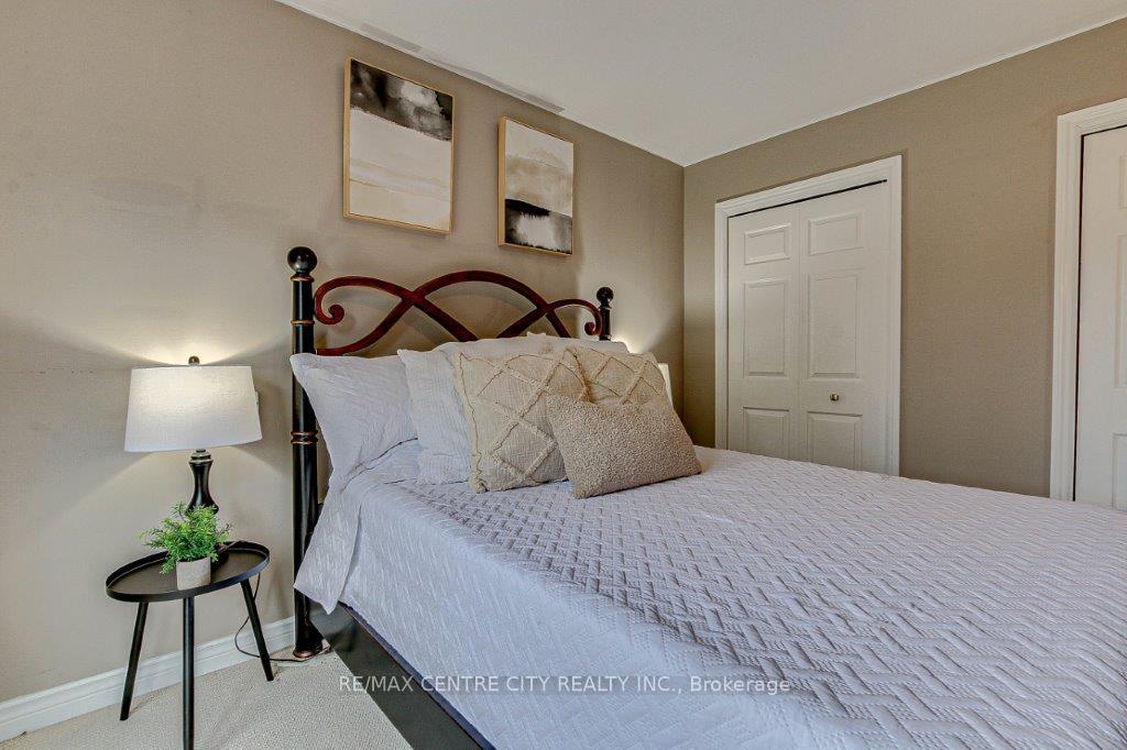 Photo 31 of 555 Wellington Street, St. Thomas — HOMEH