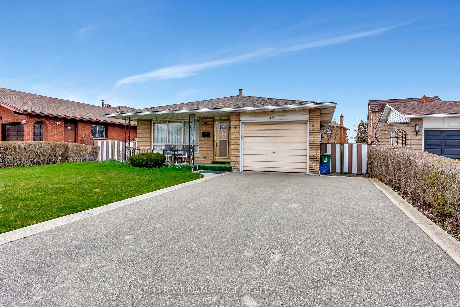 Photo 1 of 33 Lynwood Drive, Hamilton, Stoney Creek — HOMEH