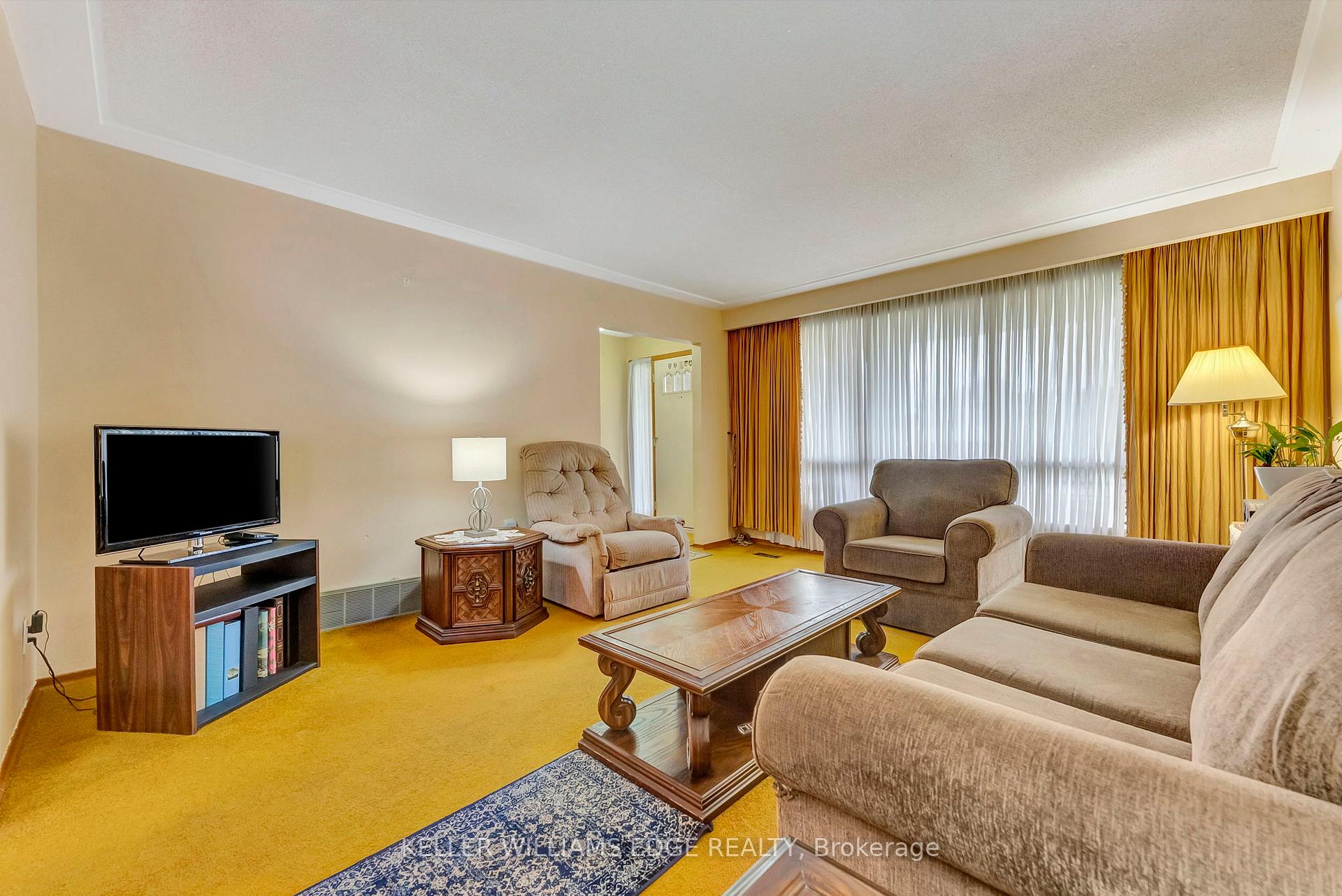 Photo 7 of 33 Lynwood Drive, Hamilton, Stoney Creek — HOMEH