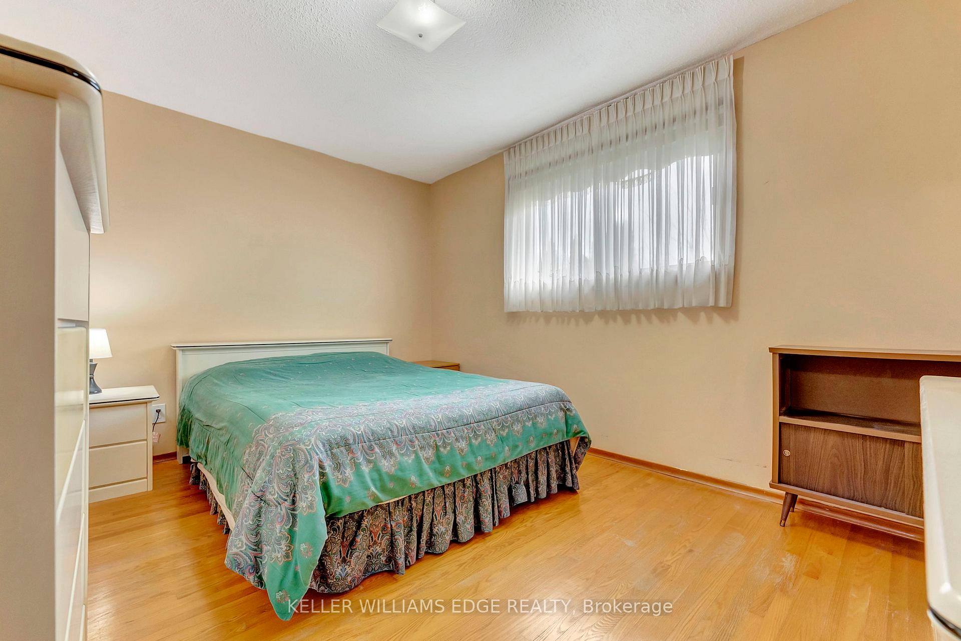 Photo 20 of 33 Lynwood Drive, Hamilton, Stoney Creek — HOMEH