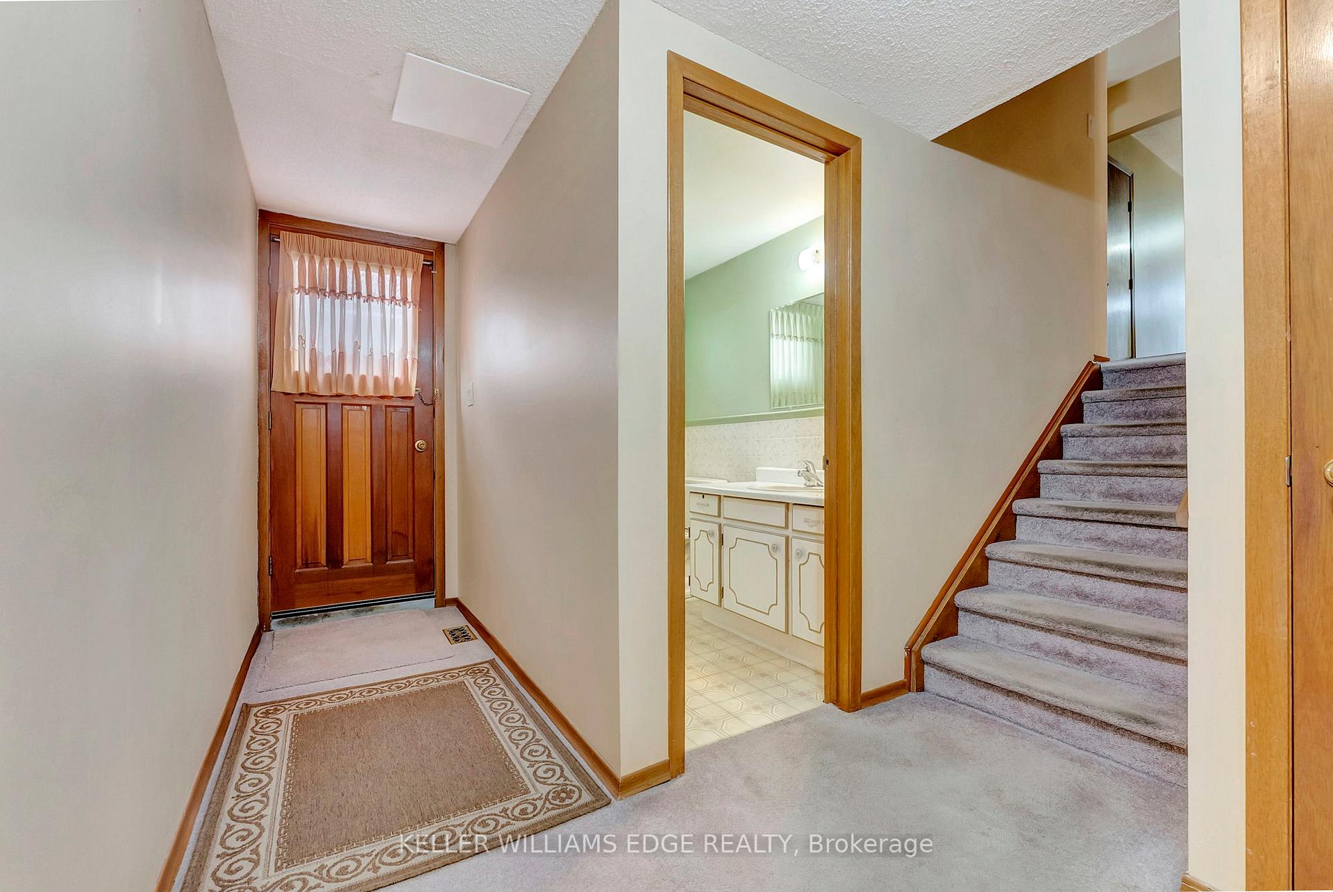 Photo 23 of 33 Lynwood Drive, Hamilton, Stoney Creek — HOMEH