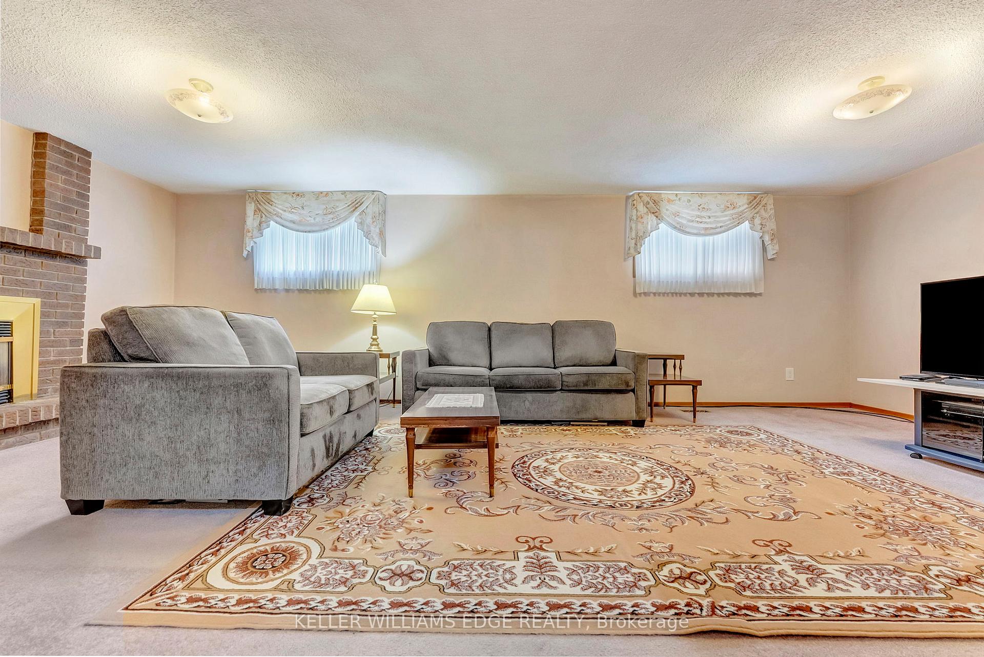 Photo 26 of 33 Lynwood Drive, Hamilton, Stoney Creek — HOMEH