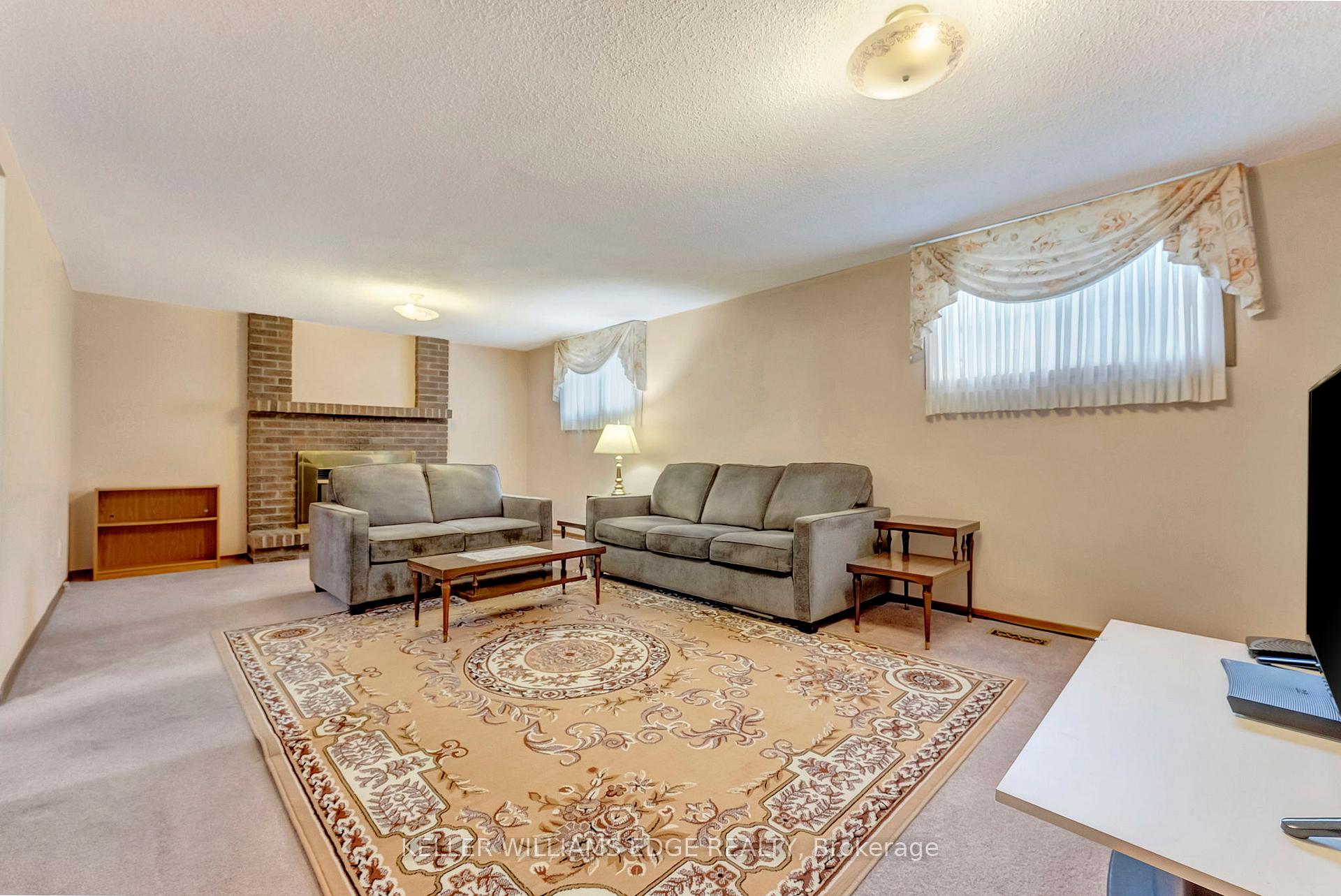 Photo 27 of 33 Lynwood Drive, Hamilton, Stoney Creek — HOMEH